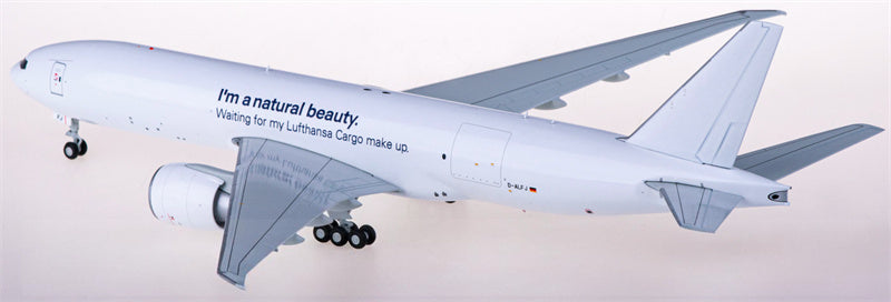 JC Wings Lufthansa Boeing 777-200LRF D-ALFJ 1:200 Diecast Model view 4