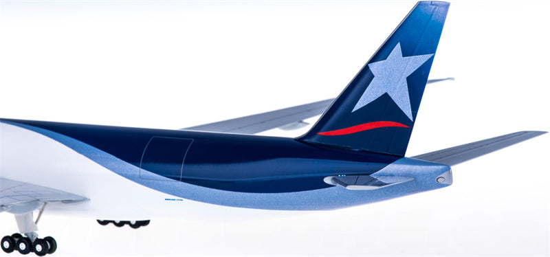 Hogan LAN Cargo Boeing 787-8 1:200 ABS Model view 5