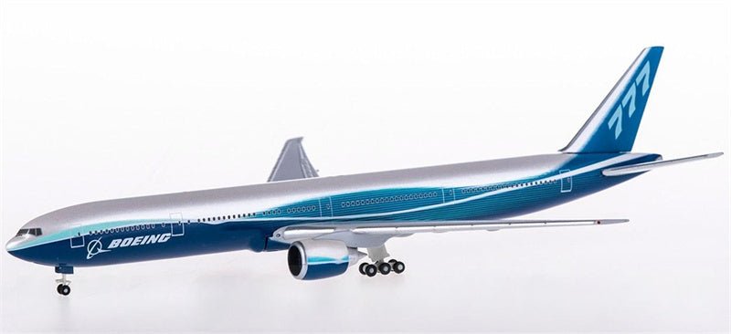 Hogan Boeing 777-300ER Dreamliner colour 1:500 Diecast Model view 1