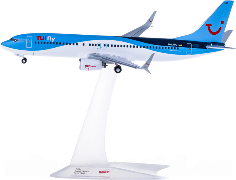 Herpa TUI Airways Boeing 737-800 D-ATUC 1:200 ABS Model view 4