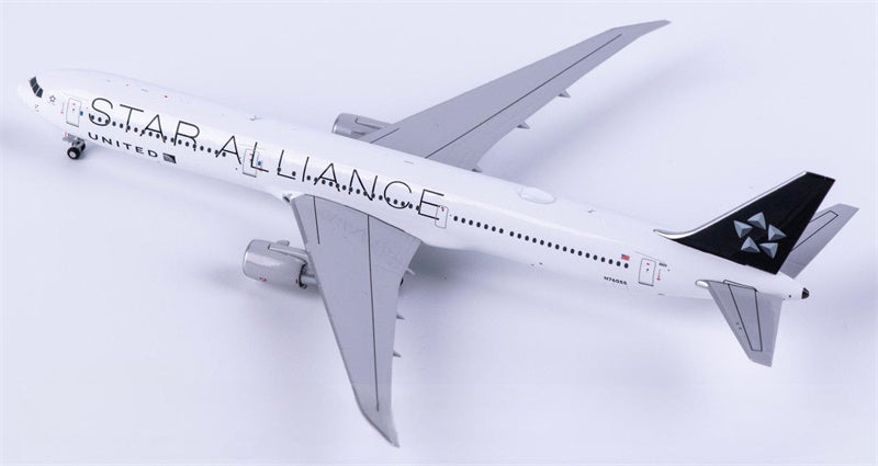 NG Models United Airlines Boeing 767-400ER N76055 1:400 Diecast Model view 3