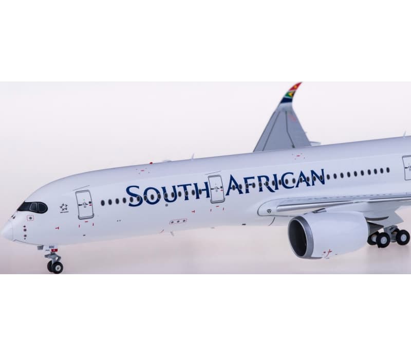 JC Wings South African Airways Airbus A350-900XWB ZS-SDC 1:200 Aircraft Pre-built  Airliner Model Display