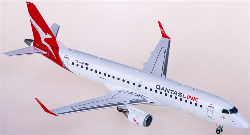 Herpa Qantas for Embraer ERJ-190 VH-UZD 1:200 Aircraft Pre-built  Airliner Model Display