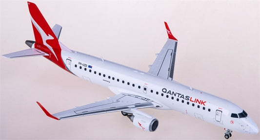 Herpa Qantas Embraer ERJ-190 VH-UZD 1:200 ABS Model view 1