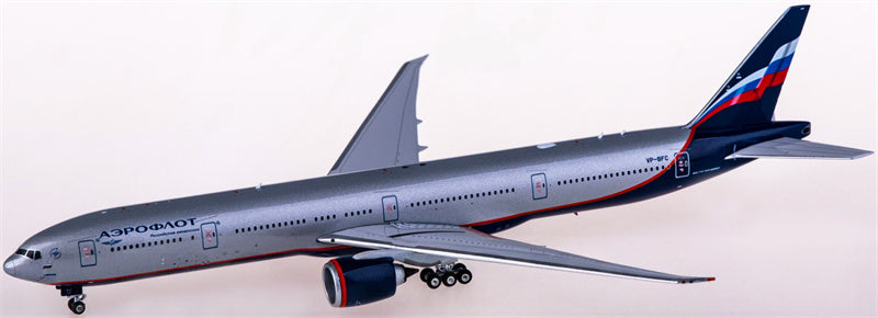 Phoenix Aeroflot Boeing 777-300ER VP-BFC 1:400 Diecast Model view 3