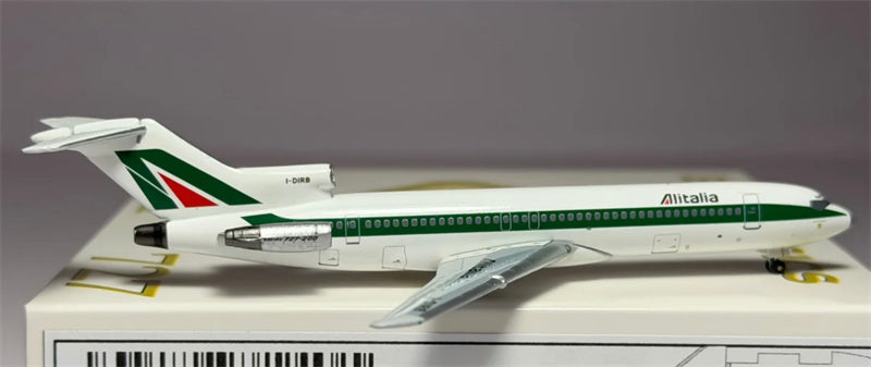 AeroClassics 1:400 Alitalia Boeing 727-200 I-DIRB Diecast Model view 2