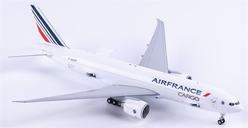 Geminijets 1:200 Air France Boeing 777-200LR F-GUOC Interactive Series Diecast Model