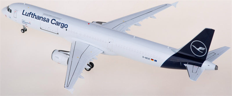 Geminijets Lufthansa Cargo Airbus A321P2F D-AEUC 1:200 Diecast Model view 4