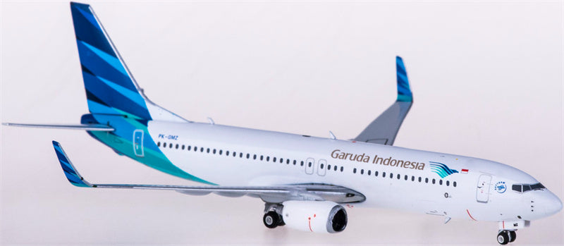 Phoenix Garuda Indonesia Boeing 737-800 PK-GMZ 1:400 Diecast Model view 1