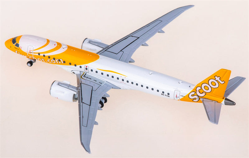 JC Wings 1:400 Scoot Embraer ERJ-190-E2 9V-THA Diecast Model view 4