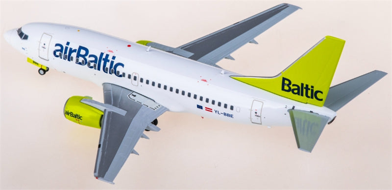 JC Wings AirBaltic Boeing 737-500 YL-BBE 1:200 Diecast Model view 3