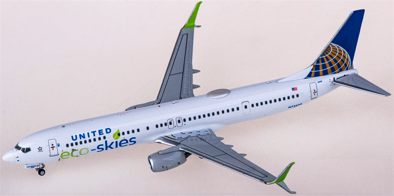 NG Models United Airlines Boeing 737-900ER N75432 1:400 Diecast Model view 3