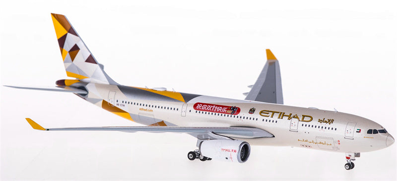 Phoenix Etihad Airways Airbus A330-200 A6-EYH 1:400 Diecast Model view 3