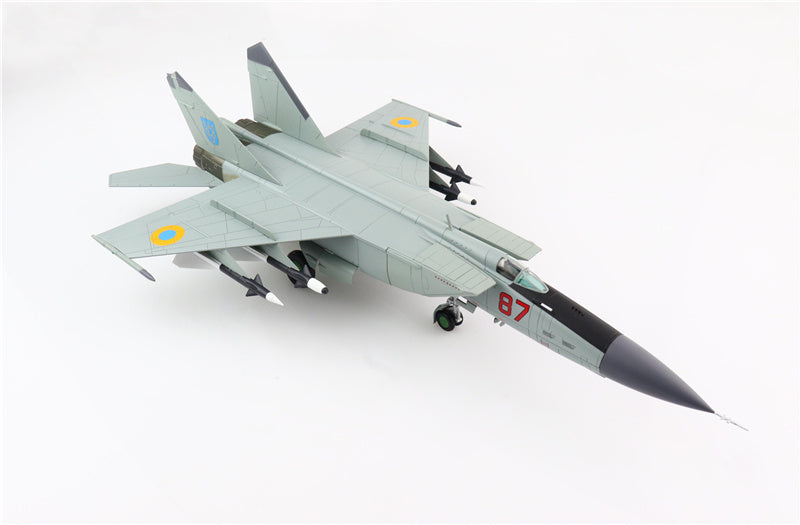 HOBBY MASTER MIG-25PDS Foxbat Red 87 933rd FAR Air Defense of Ukraine 1995 1/72 Aircraft Pre-built Model