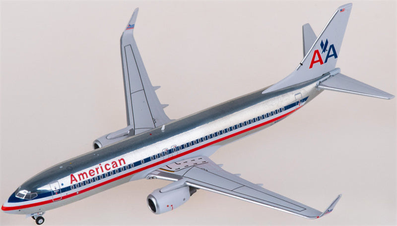 C American Airlines Boeing 737-800 N920AN 1:400 Diecast Model view 4