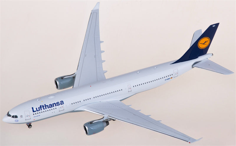 Phoenix Lufthansa Airbus A330-200 D-AIMD 1:400 Diecast Model view 4