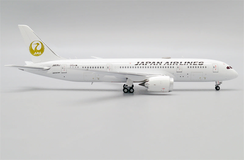 JC Wings Japan Airlines Boeing 787-8 JA835J 1:400 Diecast Model view 2