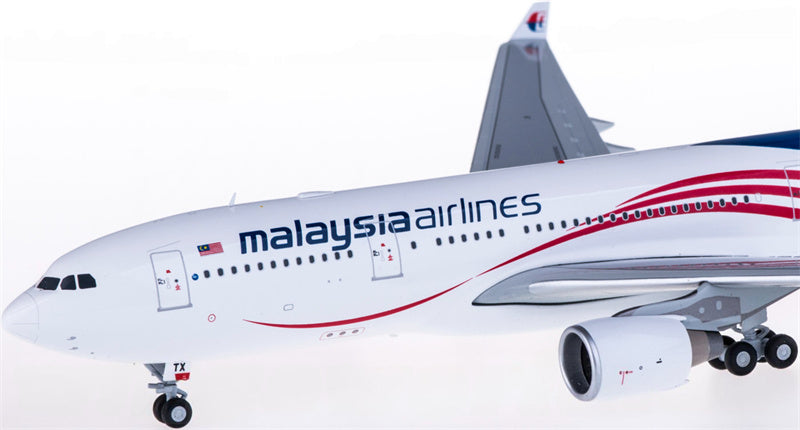 JC Wings Malaysia Airlines Airbus A330-200 9M-MTX 1:200 Diecast Model view 4