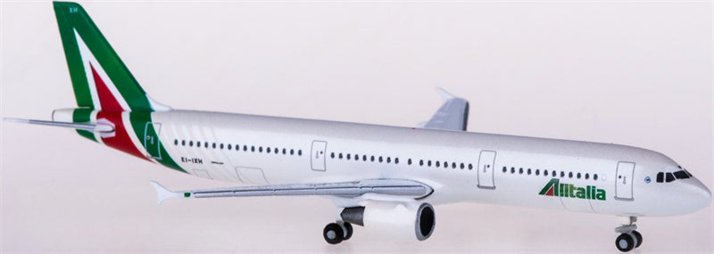 Herpa Alitalia Airbus A321 EI-IXH 1:500 Diecast Model view 1
