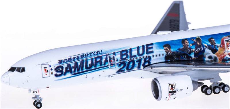JC Wings Japan Airlines Boeing 777-200 JA8979 1:400 Diecast Model view 4