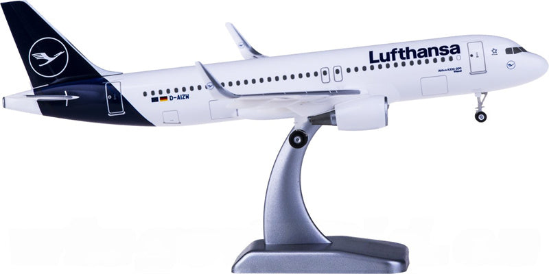 Hogan Lufthansa Airbus A320 D-AIZW 1:200 ABS Model view 3