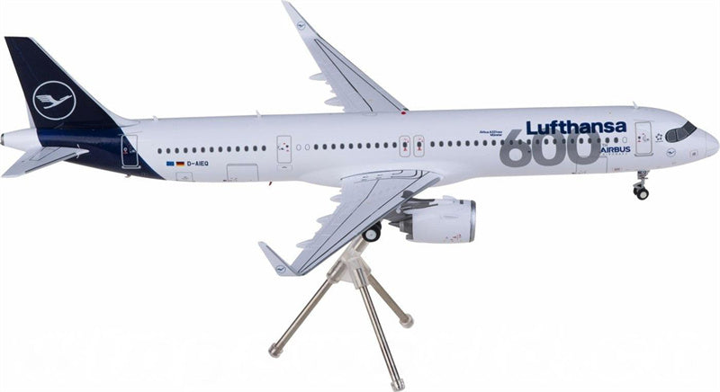 Geminijets Lufthansa Airbus A321neo D-AIEQ 1:200 Diecast Model view 1