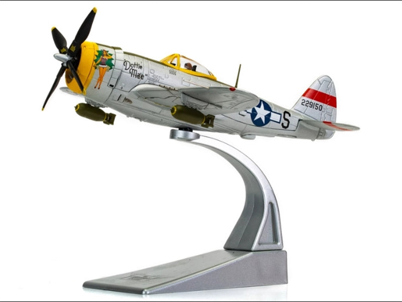 CORGI Republic P-47D-28RA Thunderbolt 42-29150 / K4-S 'Dottie Mae' Lt. Henry Mohr 511th FS/410th FG USAAF 8th May 1945 1:72 Airplane Pre-built Model