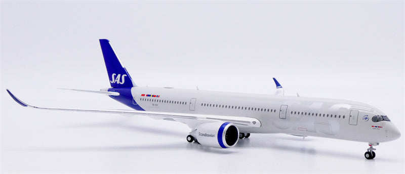 JC Wings 1:400 SAS Airbus A350-900XWB SE-RSF Diecast Model view 4