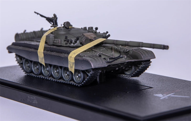ARTISAN East German T-72G main battle tank Pure green new version 1:72 Tank Pre-built Model