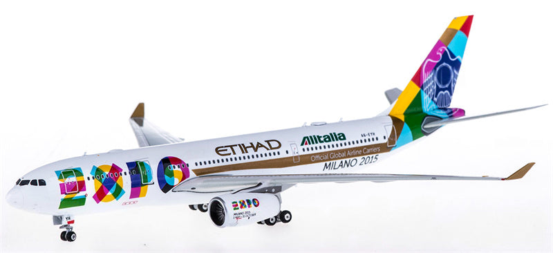 Phoenix Etihad Airways Airbus A330-200 A6-EYH 1:400 Diecast Model view 2