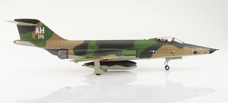 HOBBY MASTER RF-101C Voodoo Gerry's Clown AF56-176 45th TRS Polka Dots 1969 1:72 Aircraft Pre-built Model