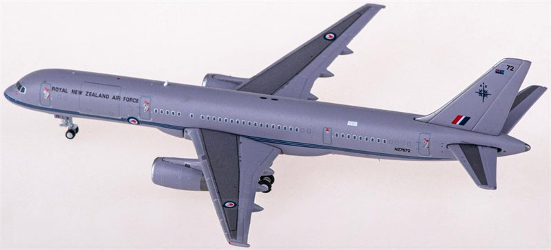 JC Wings Royal New Zealand Air Force Boeing 757-200 NZ7572 1:400 Diecast Model view 4
