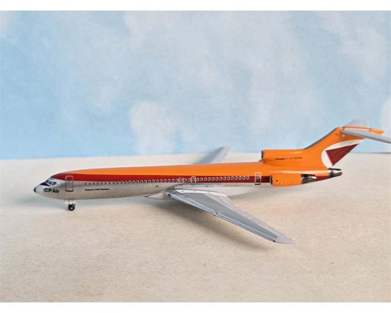 AeroClassics CP Air Boeing 727-200 C-GCPA 1:400 Diecast Model view 1