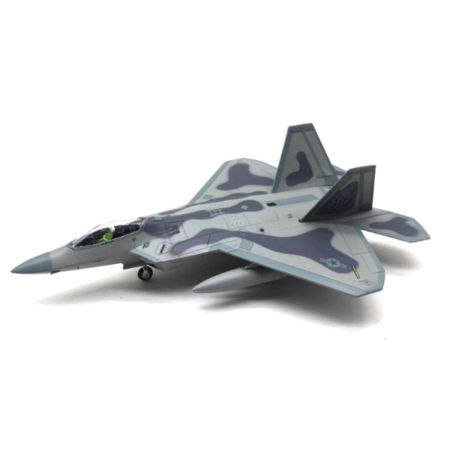 FLOZ US Lockheed Martin F-22 Raptor fighter jet 1:100 Aircraft Pre-built Model