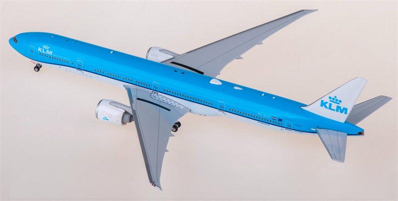 Phoenix KLM Boeing 777-300ER PH-BVD 1:400 Diecast Model view 1