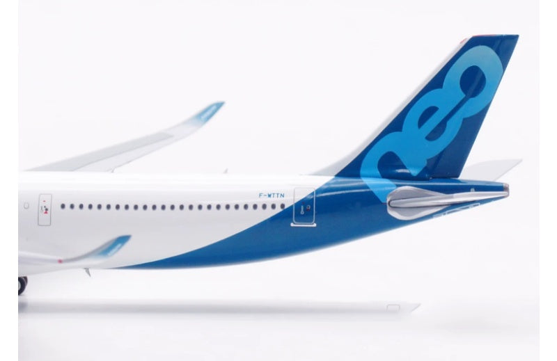 Aviation 1:400 Airbus A330-900NEO F-WTTN  DIECAST Model
