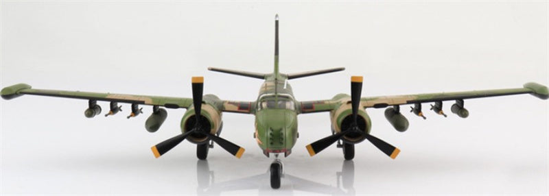 HOBBY MASTER B-26K Counter Invader AF64-646, 609th SOS,59th SOW, Thailand 1969 1/72 Aircraft Pre-built Model