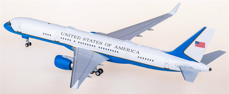 NG Models 1:200 USAF Boeing 757-200 C-32A 19-0018 Diecast Model view 4