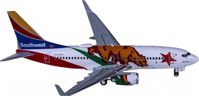 Geminijets Southwest Airlines Boeing 737-700 N943WN California One 1:400 Diecast Model view 4