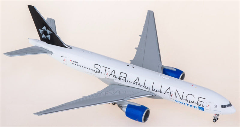 Geminijets 1:400 United Airlines Boeing 777-200ER N77022 Model