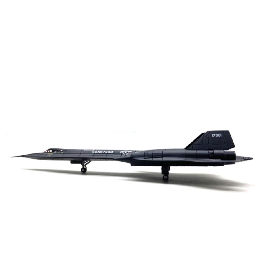FLOZ US Air Force Lockheed SR-71 Blackbird Reconnaissance Aircraft 1:144 Aircraft Pre-built Model