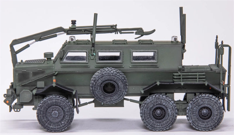T-MODEL Buffalo Lightning Protection Vehicle US Army Engineering Force Baghdad 2004 green 1:72 Tank Pre-built Model