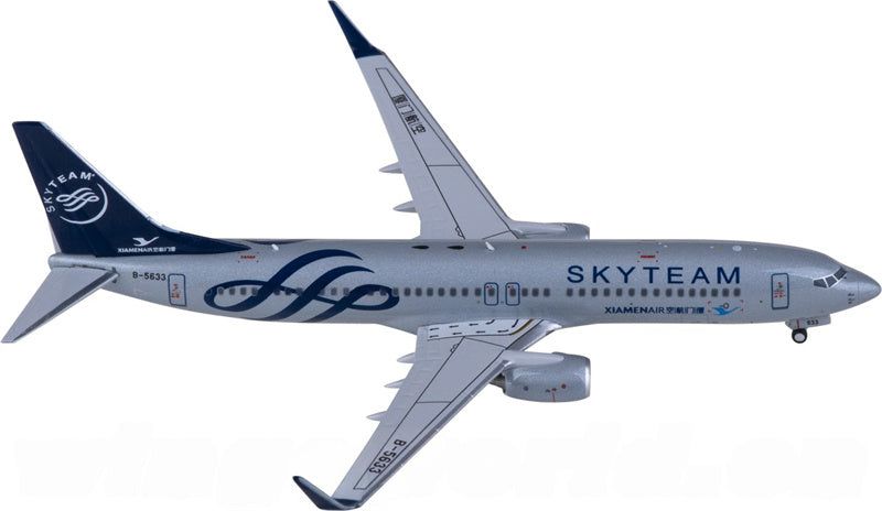 NG Models XiamenAir Boeing 737-800 B-5633 1:400 Diecast Model view 4