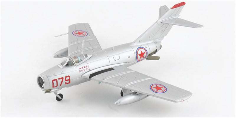 HOBBY MASTER CPVAF MiG-15bis 9th Regiment, 3rd Fighter Division 1:72 Model 1950S Wang Hai Red 079