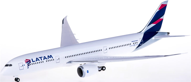 Hogan LATAM Boeing 787-9 1:200 ABS Model view 2