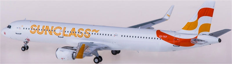 NG Models Sunclass Airlines Airbus A321 OY-TCF 1:400 Diecast Model view 1