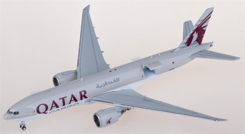 Geminijets Qatar Boeing 777-200LRF A7-BFT 1:400 Diecast Model view 2