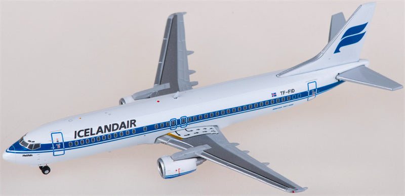 JC Wings Icelandair Boeing 737-400 TF-FID 1:400 Diecast Model view 1