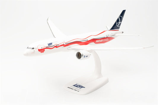 Herpa LOT Boeing 787-9 SP-LSC 1:200 ABS Model view 1