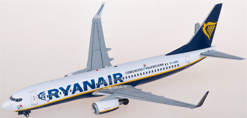 JC Wings Ryanair Boeing 737-800 EI-DWE 1:200 Diecast Model view 4